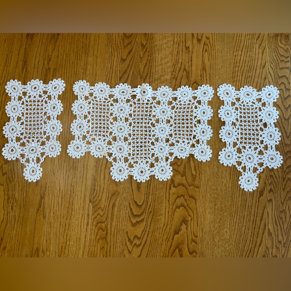 Vintage Hand Crocheted 3 Piece Dresser/Buffet Set Ivory Table Runner Doily EUC!